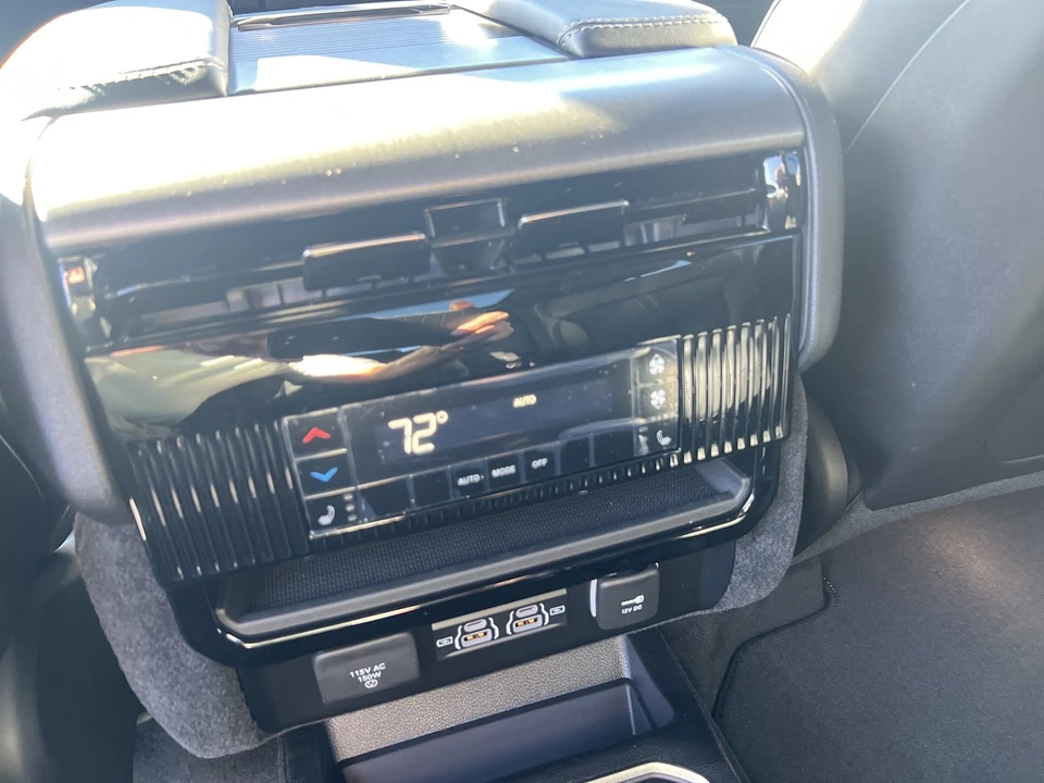 2025 Jeep WS Wagoneer - Image 14 of 21