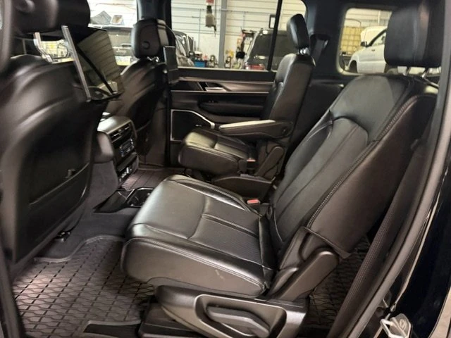 2025 Jeep WS Wagoneer - Image 11 of 20
