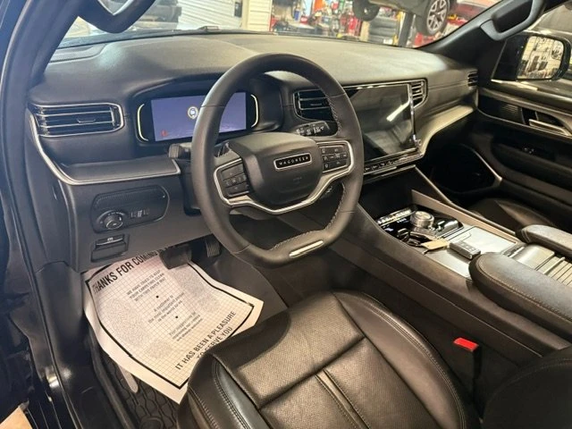 2025 Jeep WS Wagoneer - Image 16 of 20