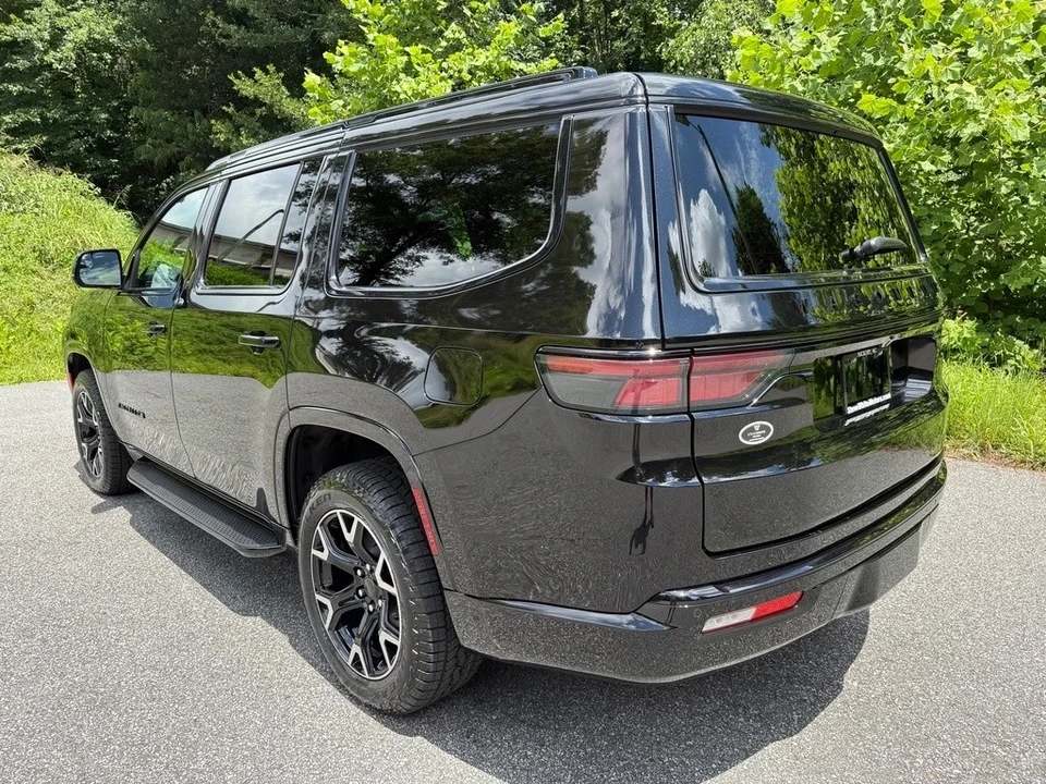 2025 Jeep WS Wagoneer - Image 9 of 21