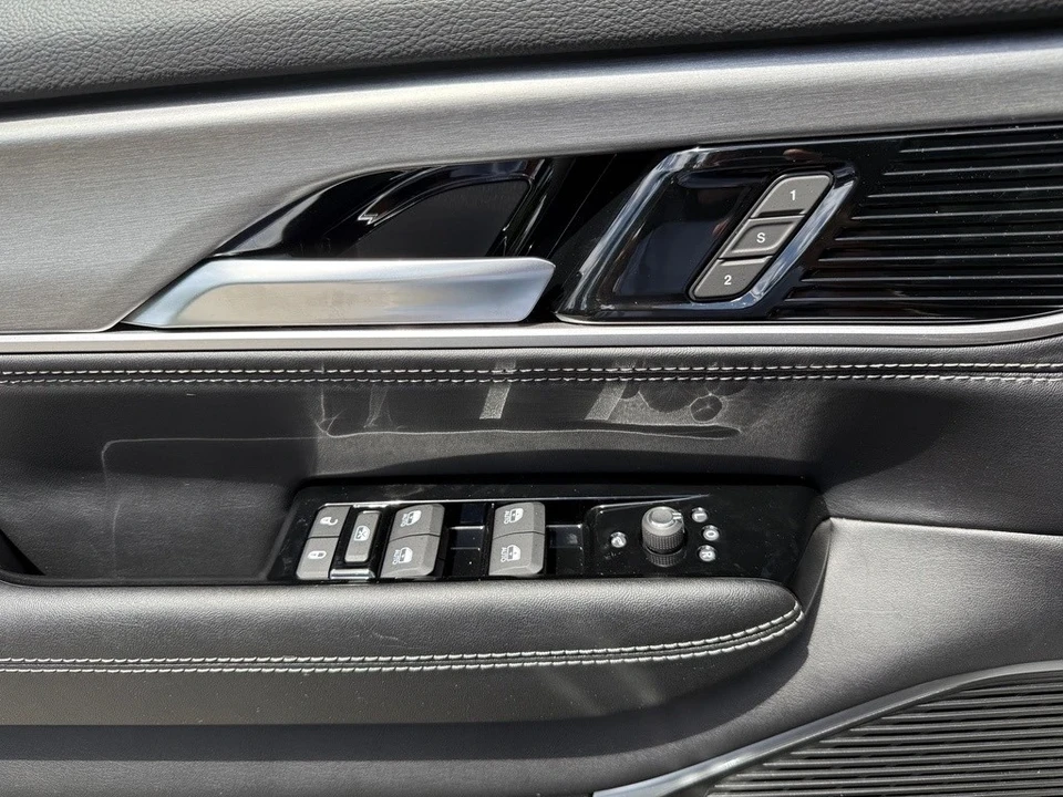 2025 Jeep WS Wagoneer - Image 13 of 21