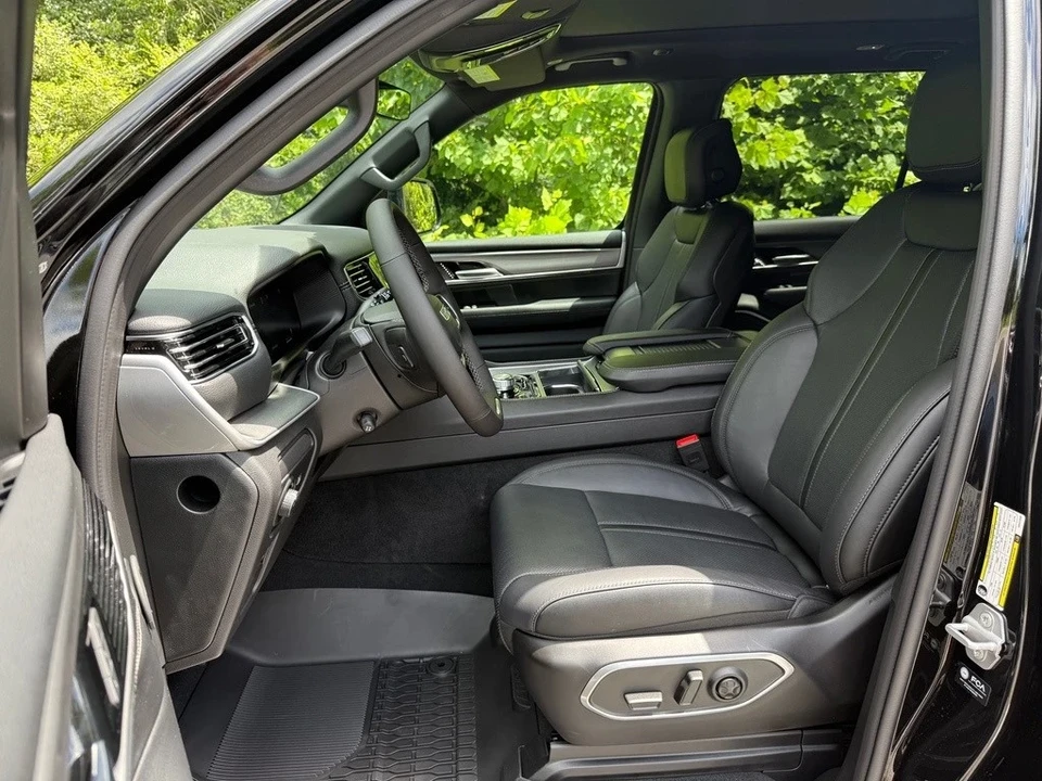 2025 Jeep WS Wagoneer - Image 12 of 21