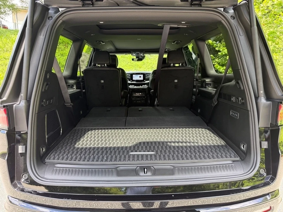 2025 Jeep WS Wagoneer - Image 20 of 21