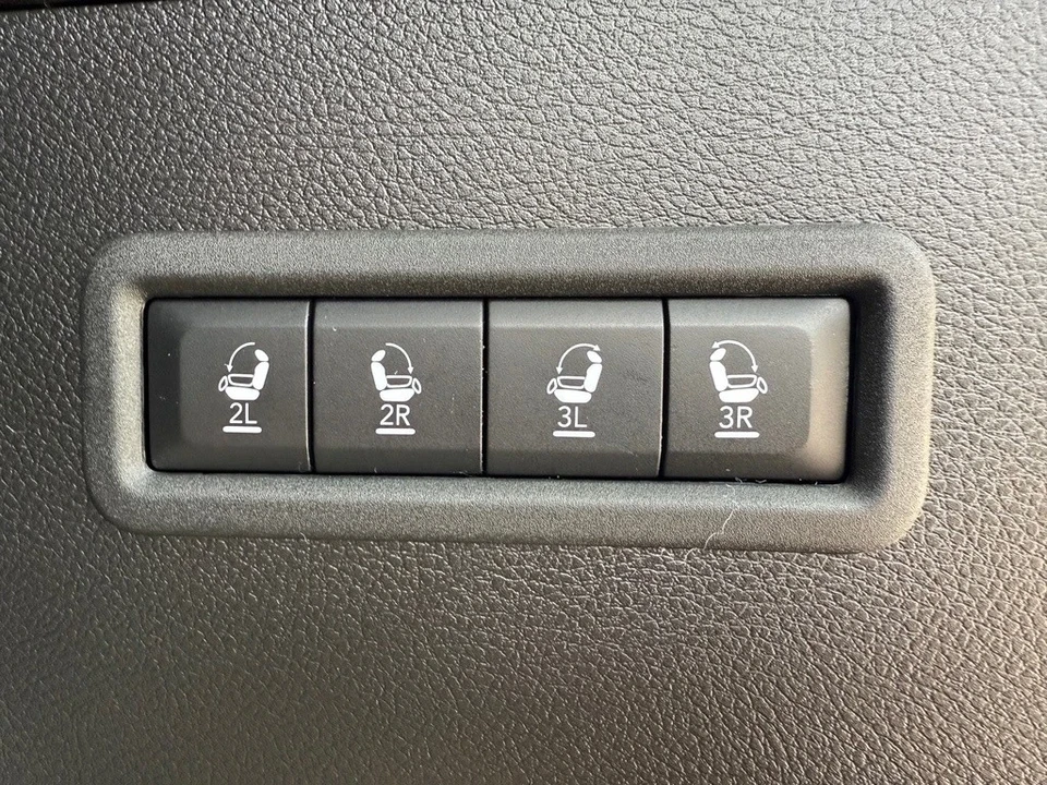2025 Jeep WS Wagoneer - Image 21 of 21