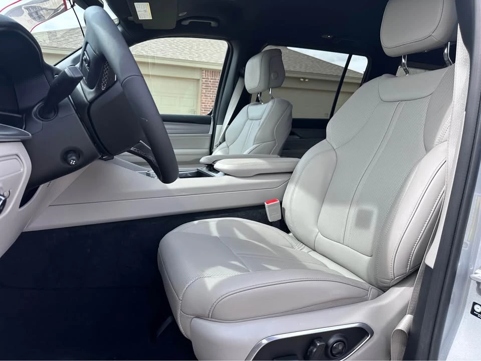 2025 Jeep WS Wagoneer - Image 9 of 16