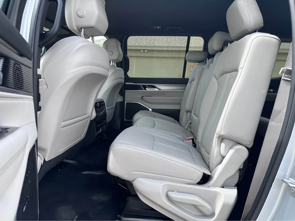 2025 Jeep WS Wagoneer - Image 10 of 16