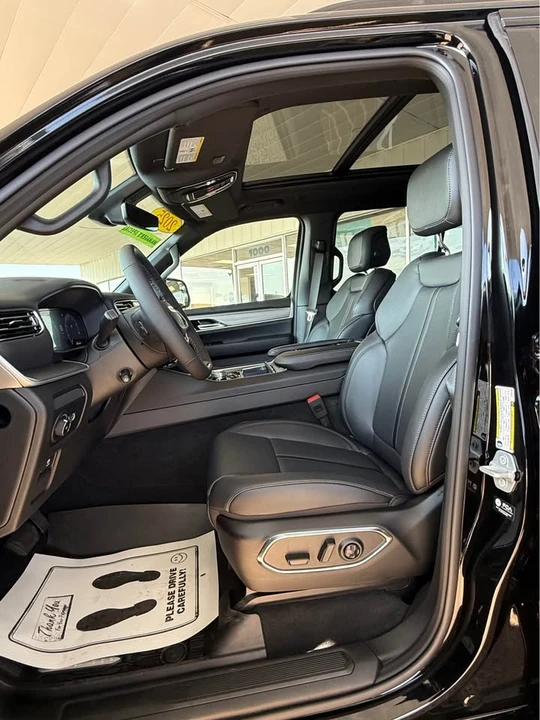 2025 Jeep WS Wagoneer - Image 7 of 15