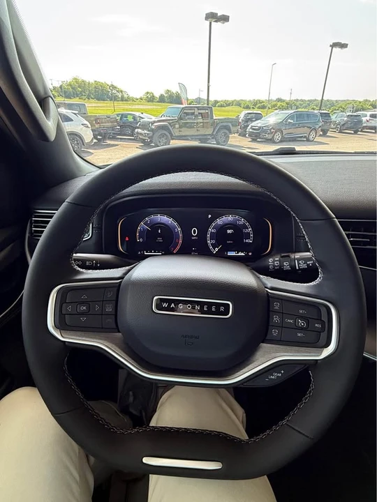 2025 Jeep WS Wagoneer - Image 10 of 15