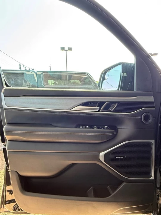2025 Jeep WS Wagoneer - Image 5 of 15