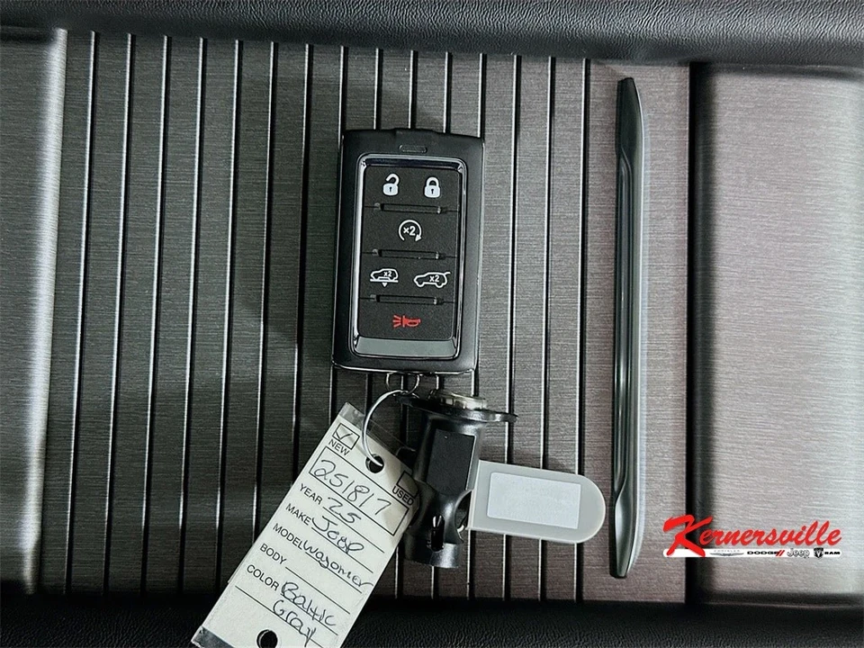 2025 Jeep WS Wagoneer - Image 20 of 21
