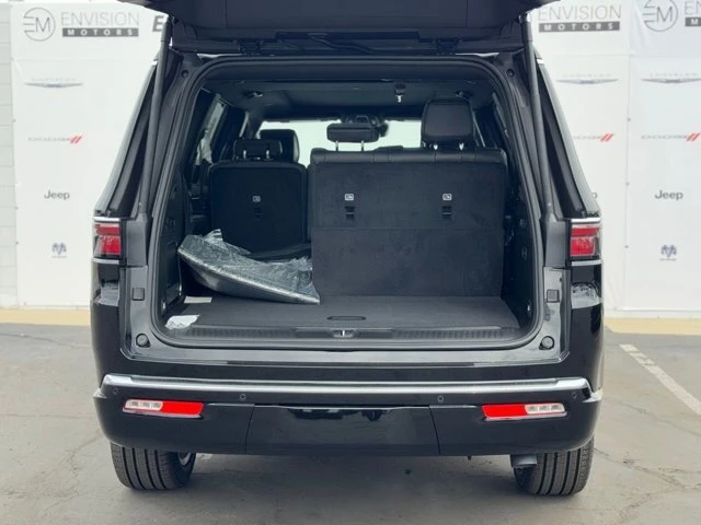 2025 Jeep WS Wagoneer - Image 8 of 12