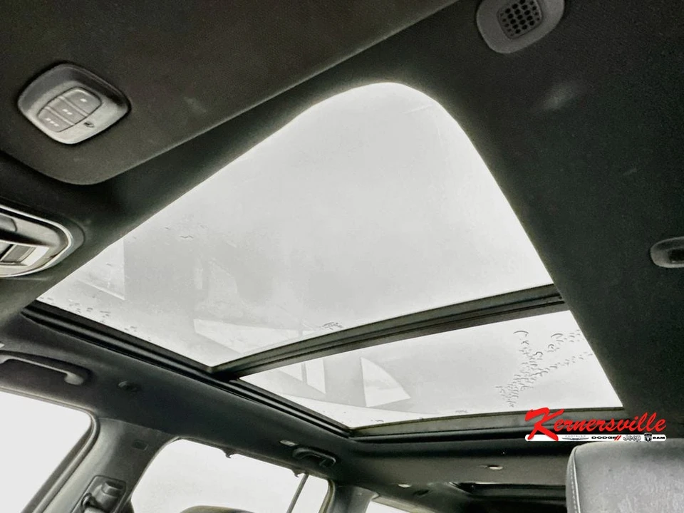 2025 Jeep WS Wagoneer - Image 21 of 24