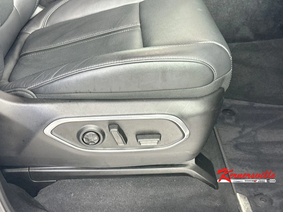 2025 Jeep WS Wagoneer - Image 23 of 24