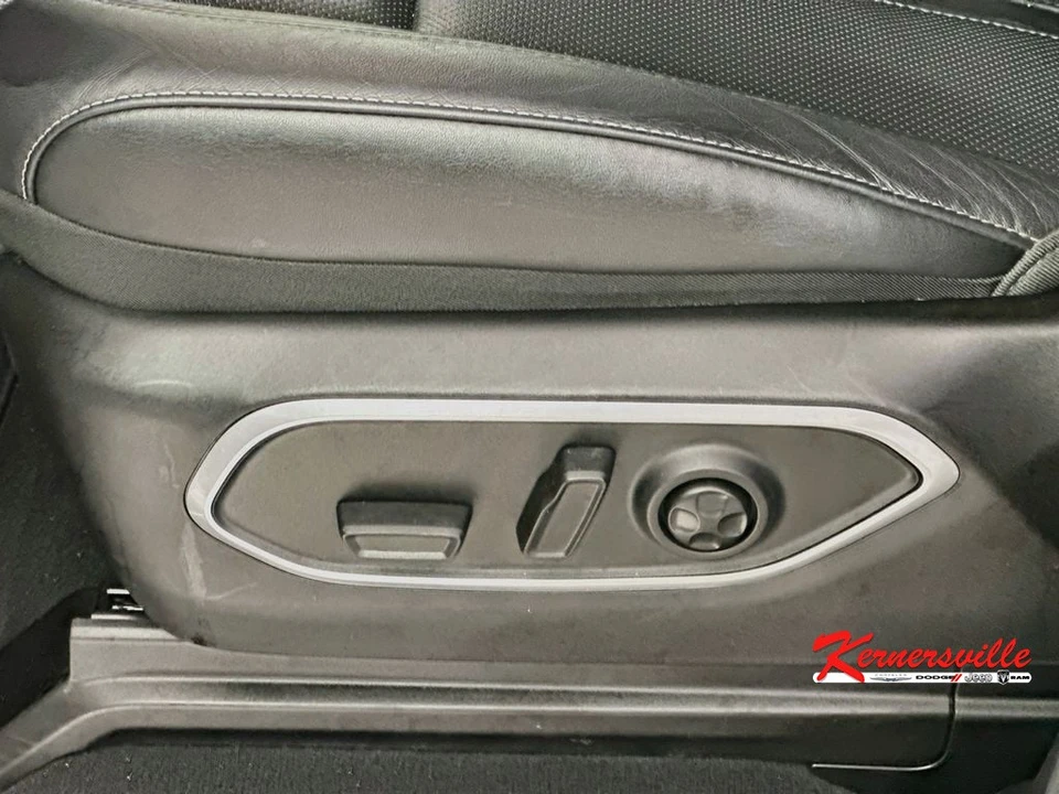 2025 Jeep WS Wagoneer - Image 22 of 24