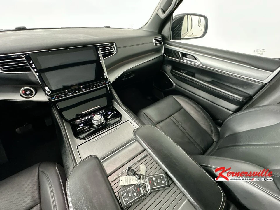 2025 Jeep WS Wagoneer - Image 11 of 24