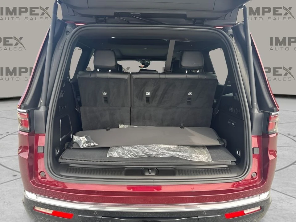 2025 Jeep WS Wagoneer - Image 28 of 31
