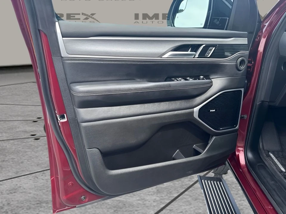 2025 Jeep WS Wagoneer - Image 26 of 31