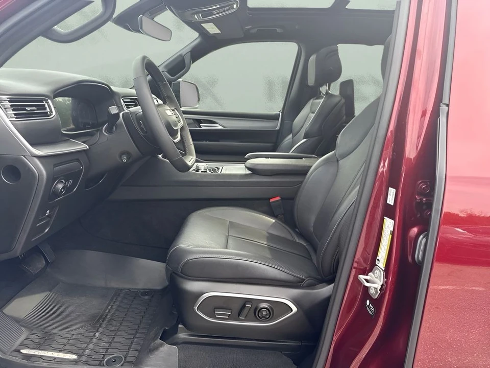 2025 Jeep WS Wagoneer - Image 9 of 31