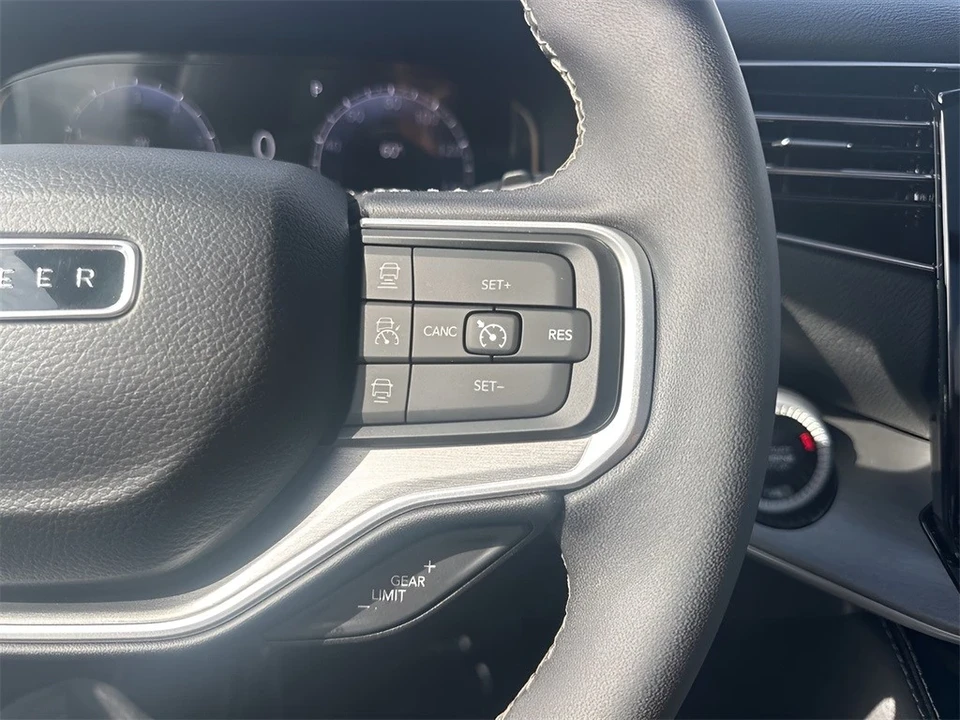 2025 Jeep WS Wagoneer - Image 19 of 21
