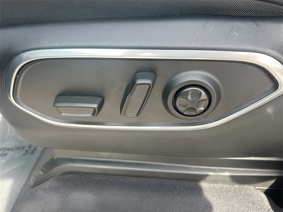 2025 Jeep WS Wagoneer - Image 10 of 12