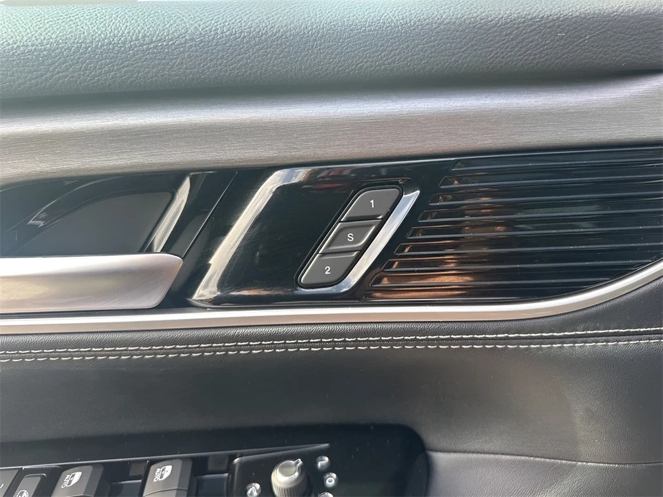 2025 Jeep WS Wagoneer - Image 11 of 12