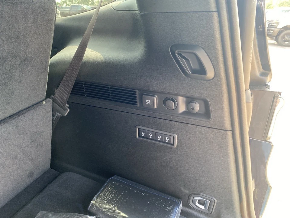 2025 Jeep WS Wagoneer - Image 10 of 12