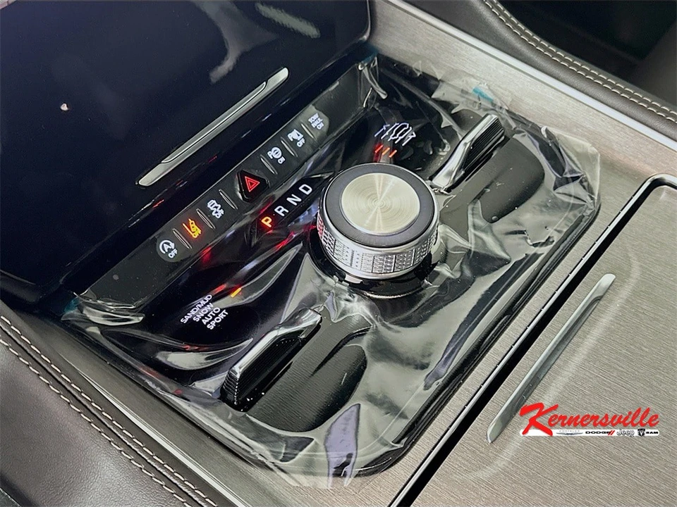 2025 Jeep WS Wagoneer - Image 12 of 21