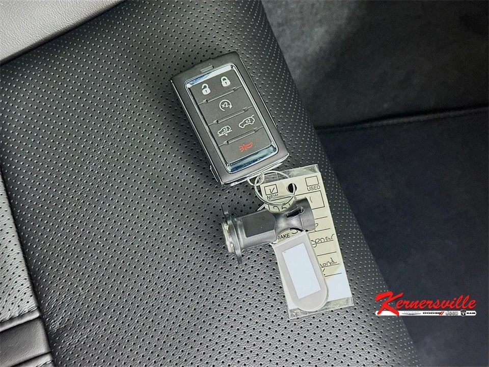 2025 Jeep WS Wagoneer - Image 20 of 21
