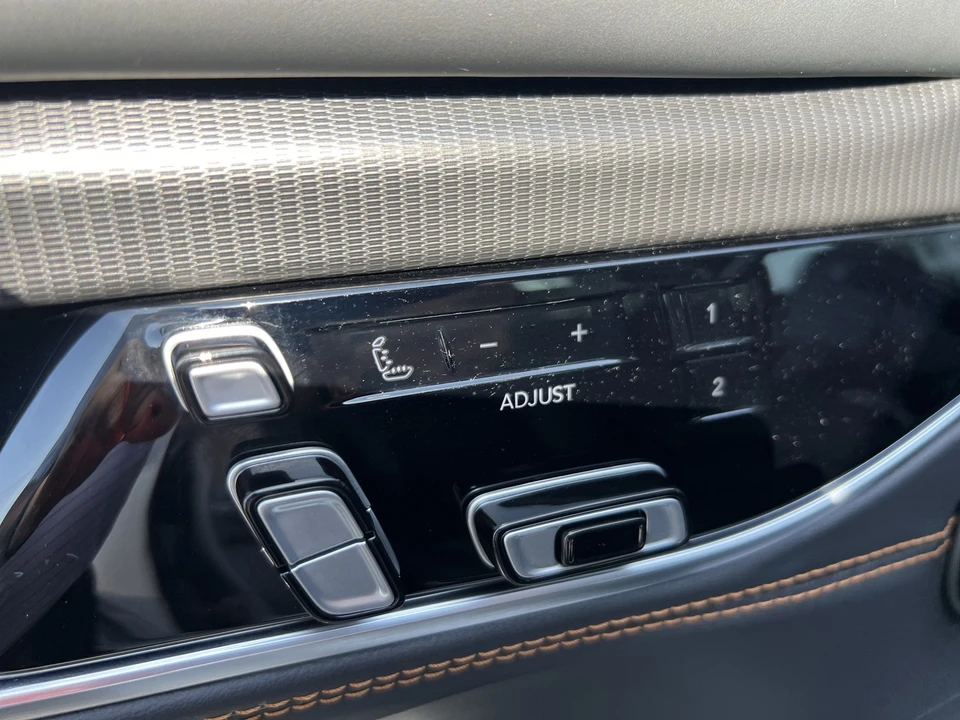 2025 Jeep WS Wagoneer - Image 20 of 31