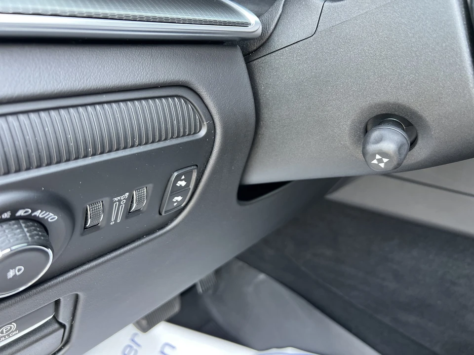 2025 Jeep WS Wagoneer - Image 22 of 31