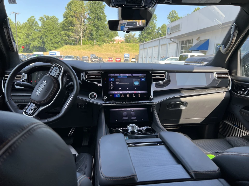 2025 Jeep WS Wagoneer - Image 16 of 31