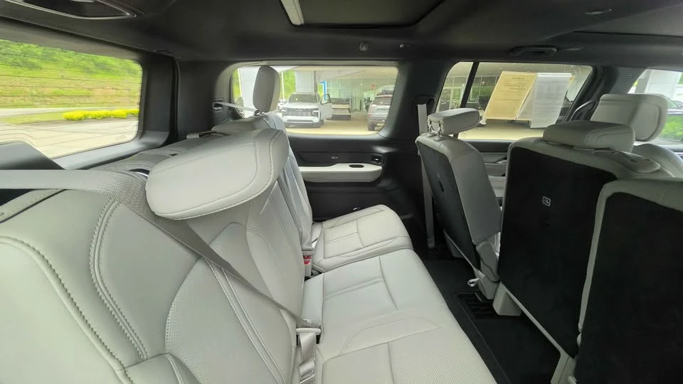 2025 Jeep WS Wagoneer - Image 9 of 9