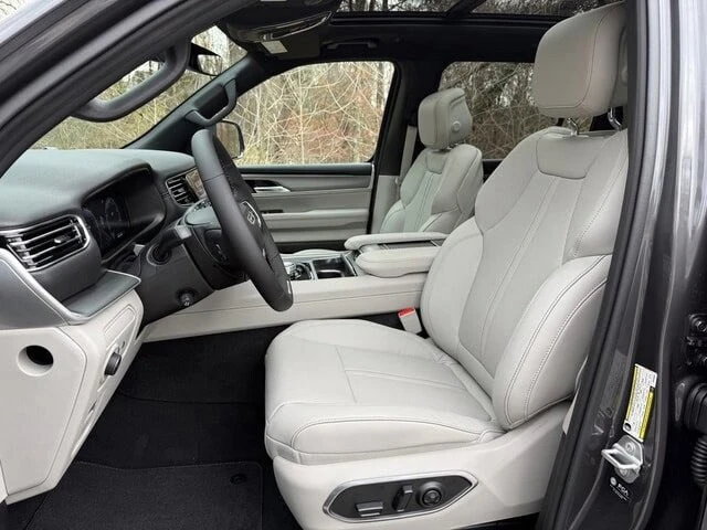 2025 Jeep WS Wagoneer - Image 11 of 21