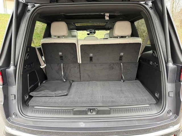 2025 Jeep WS Wagoneer - Image 18 of 21