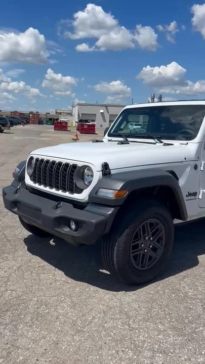 2025 Jeep JL Wrangler - Image 11 of 11