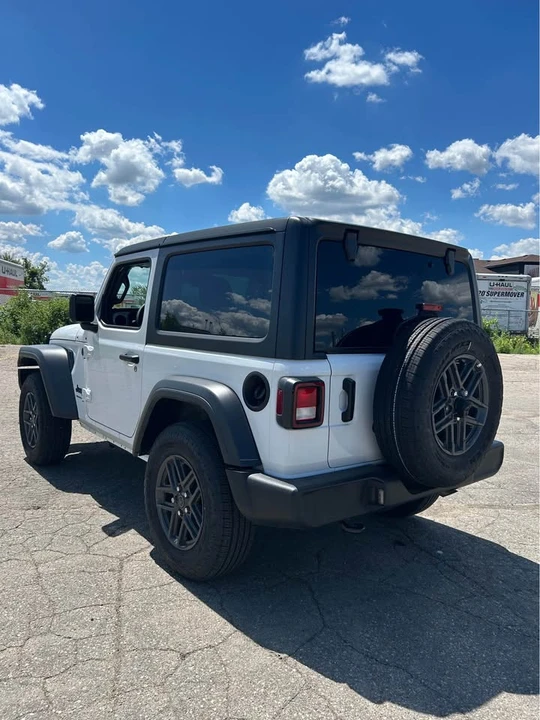 2025 Jeep JL Wrangler - Image 3 of 11