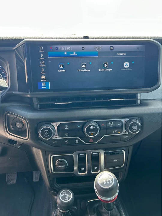 2025 Jeep JL Wrangler - Image 10 of 11