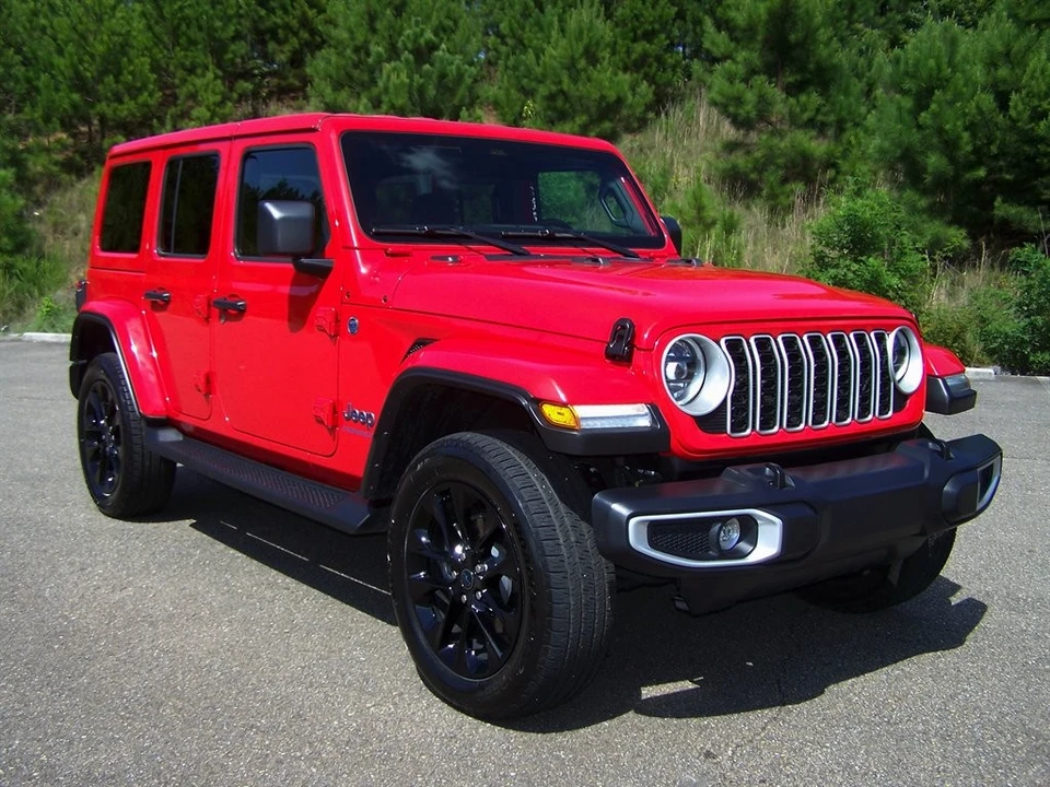 2025 Jeep JL Wrangler - Image 3 of 31