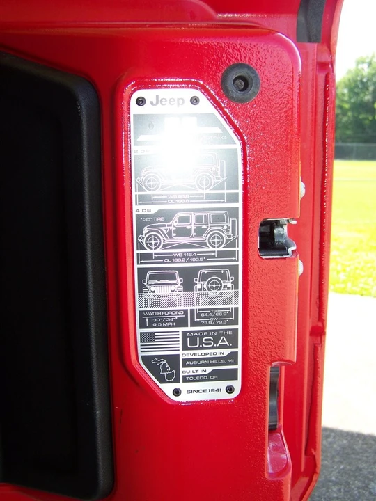 2025 Jeep JL Wrangler - Image 20 of 31
