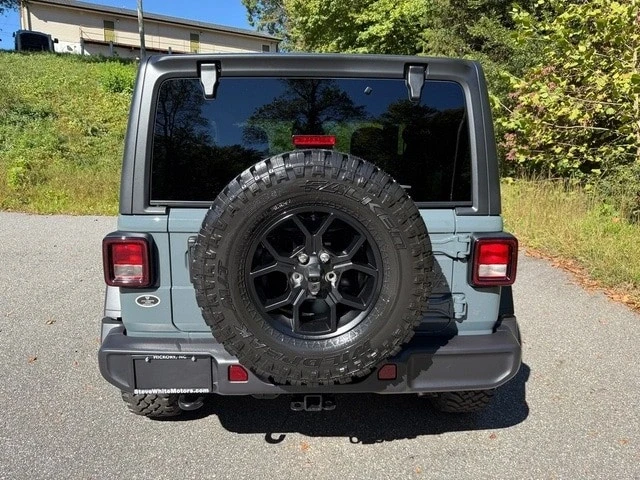 2025 Jeep JL Wrangler - Image 8 of 21