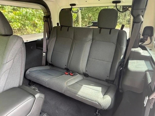 2025 Jeep JL Wrangler - Image 15 of 21