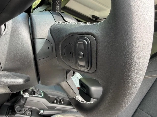 2025 Jeep JL Wrangler - Image 14 of 21