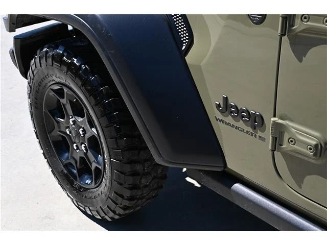 2025 Jeep JL Wrangler - Image 7 of 17