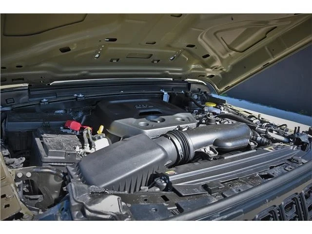 2025 Jeep JL Wrangler - Image 15 of 17