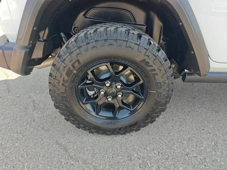 2025 Jeep JL Wrangler - Image 16 of 20