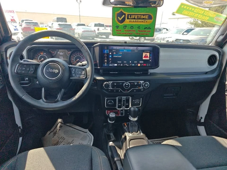 2025 Jeep JL Wrangler - Image 15 of 20