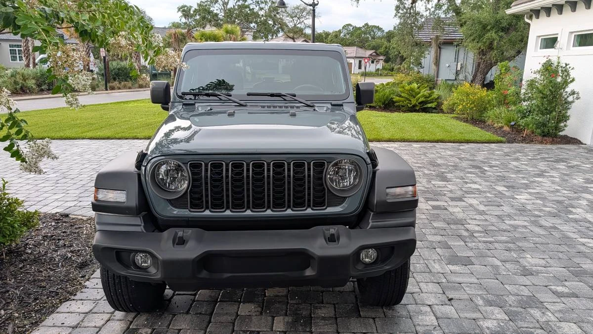 2025 Jeep JL Wrangler - Image 2 of 9