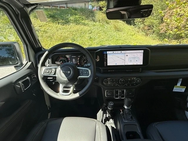 2025 Jeep JL Wrangler - Image 11 of 21
