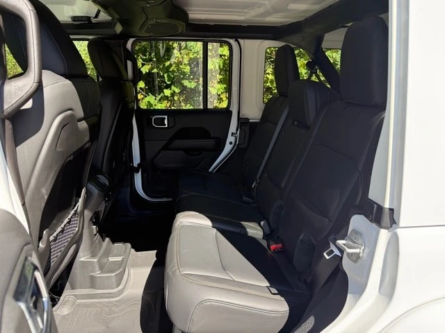 2025 Jeep JL Wrangler - Image 15 of 21