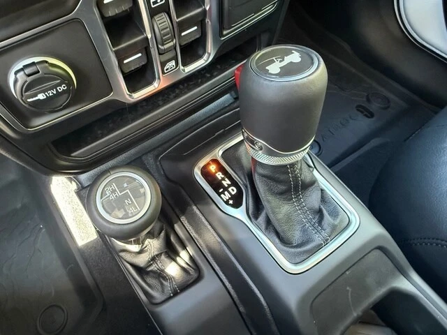 2025 Jeep JL Wrangler - Image 30 of 31